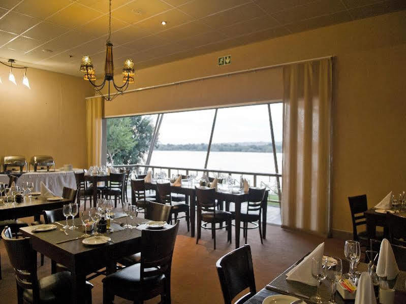 普罗蒂亚酒赞比西河酒店 Katima Mulilo 外观 照片